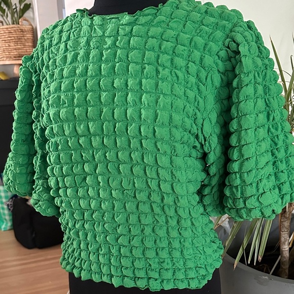 Green Textured Women's Top - Picture 3 of 15